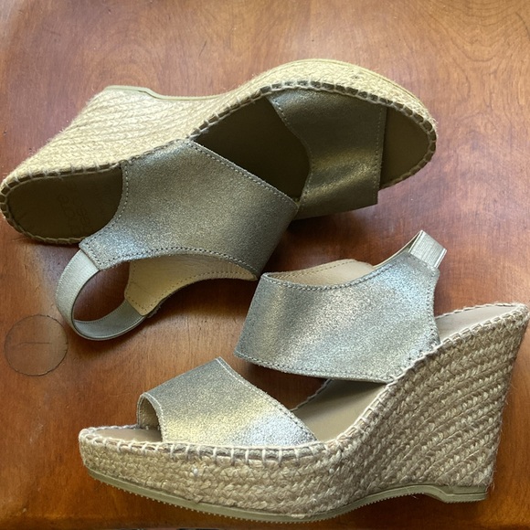 NWOB André Assous Reese Pewter Leather Espadrille Wedge Sandal Women's Size 6 - Picture 10 of 12
